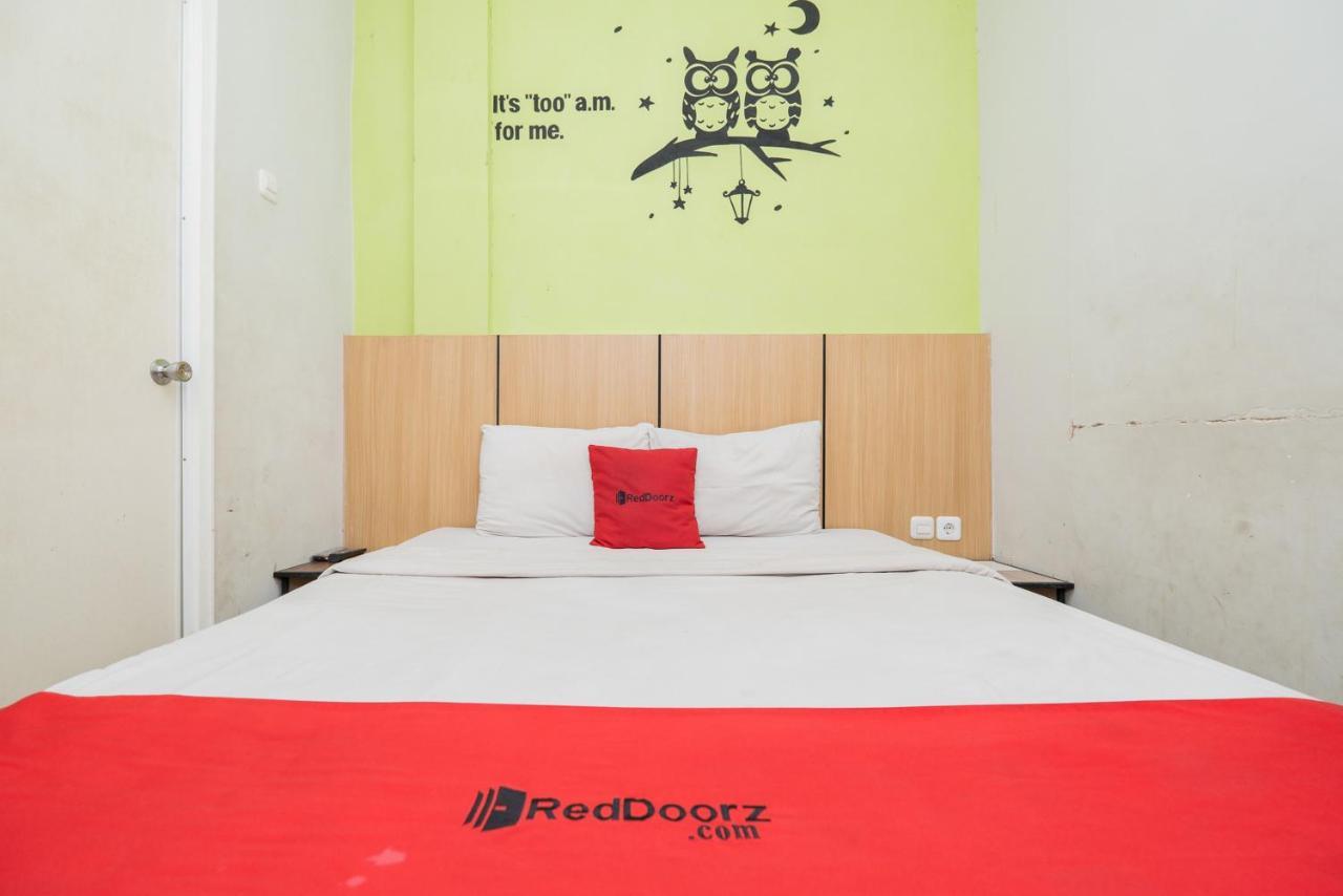 Reddoorz @ Darmo Surabaya Hotell Eksteriør bilde