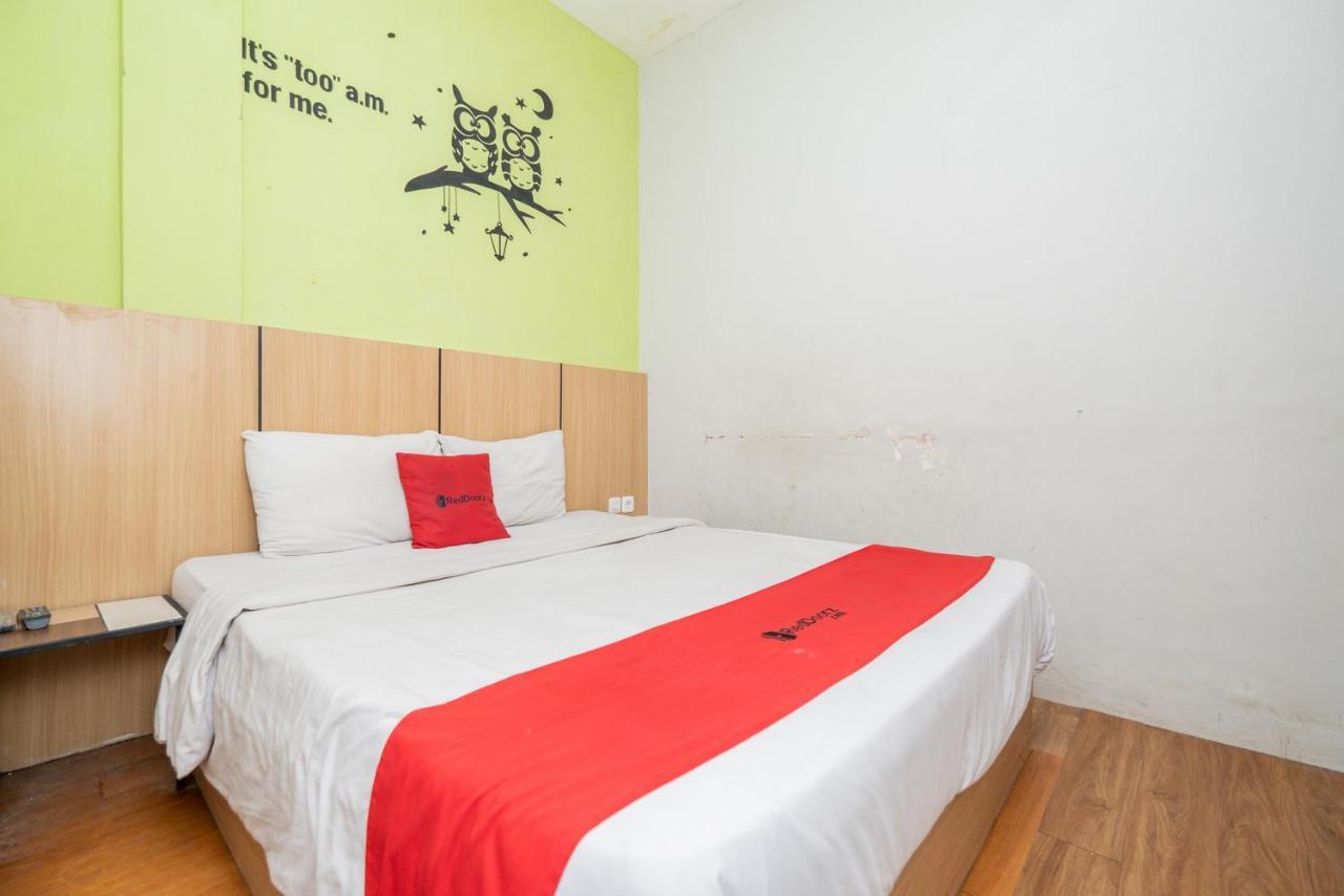 Reddoorz @ Darmo Surabaya Hotell Eksteriør bilde