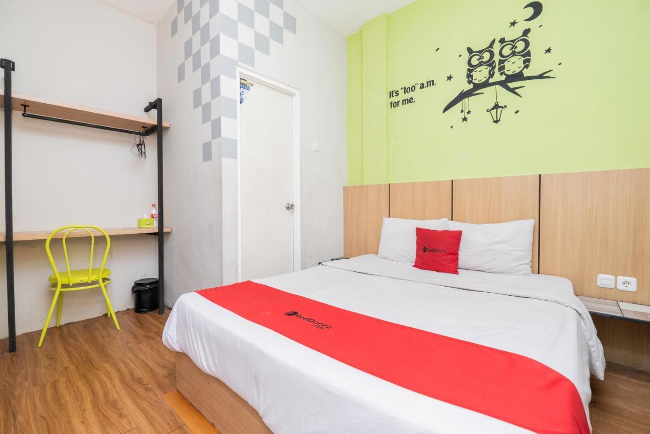Reddoorz @ Darmo Surabaya Hotell Eksteriør bilde